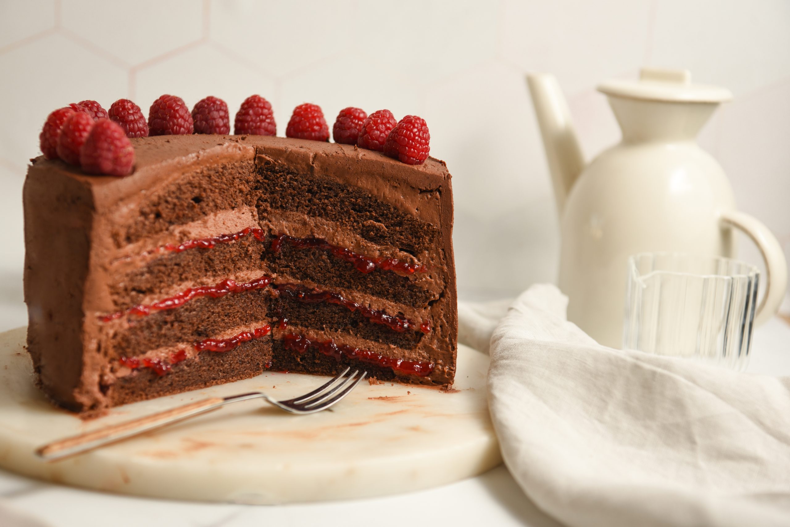 Torta od čokolade i malina s Dolcela puding kremom