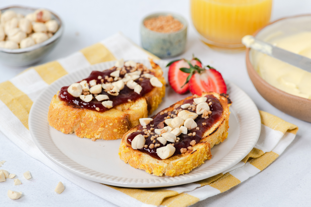 Tostirani kruh s maslacem i džemom