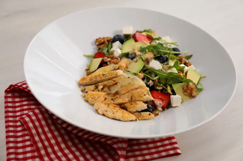 Voćna salata s piletinom