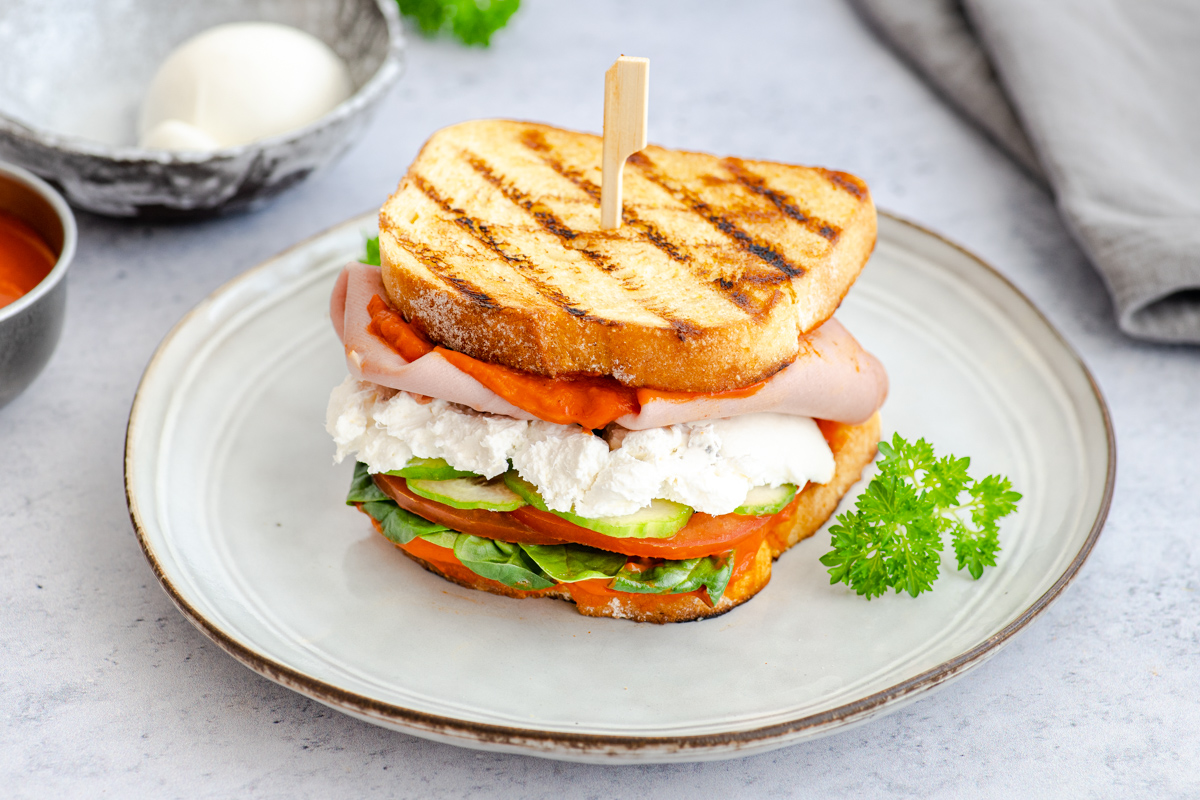 ZIK ZAK sendvič s burratom i mortadelom