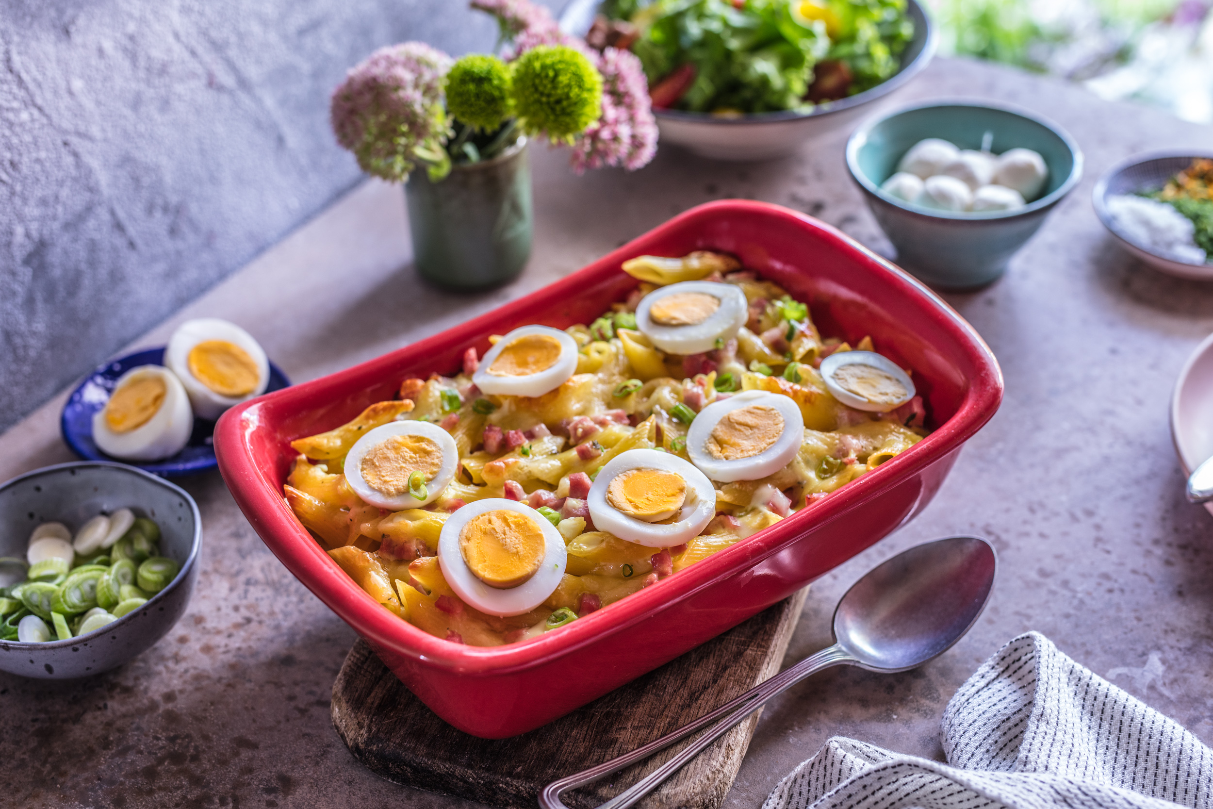 Zapečena tjestenina sa šunkom, mozzarellom i jajima