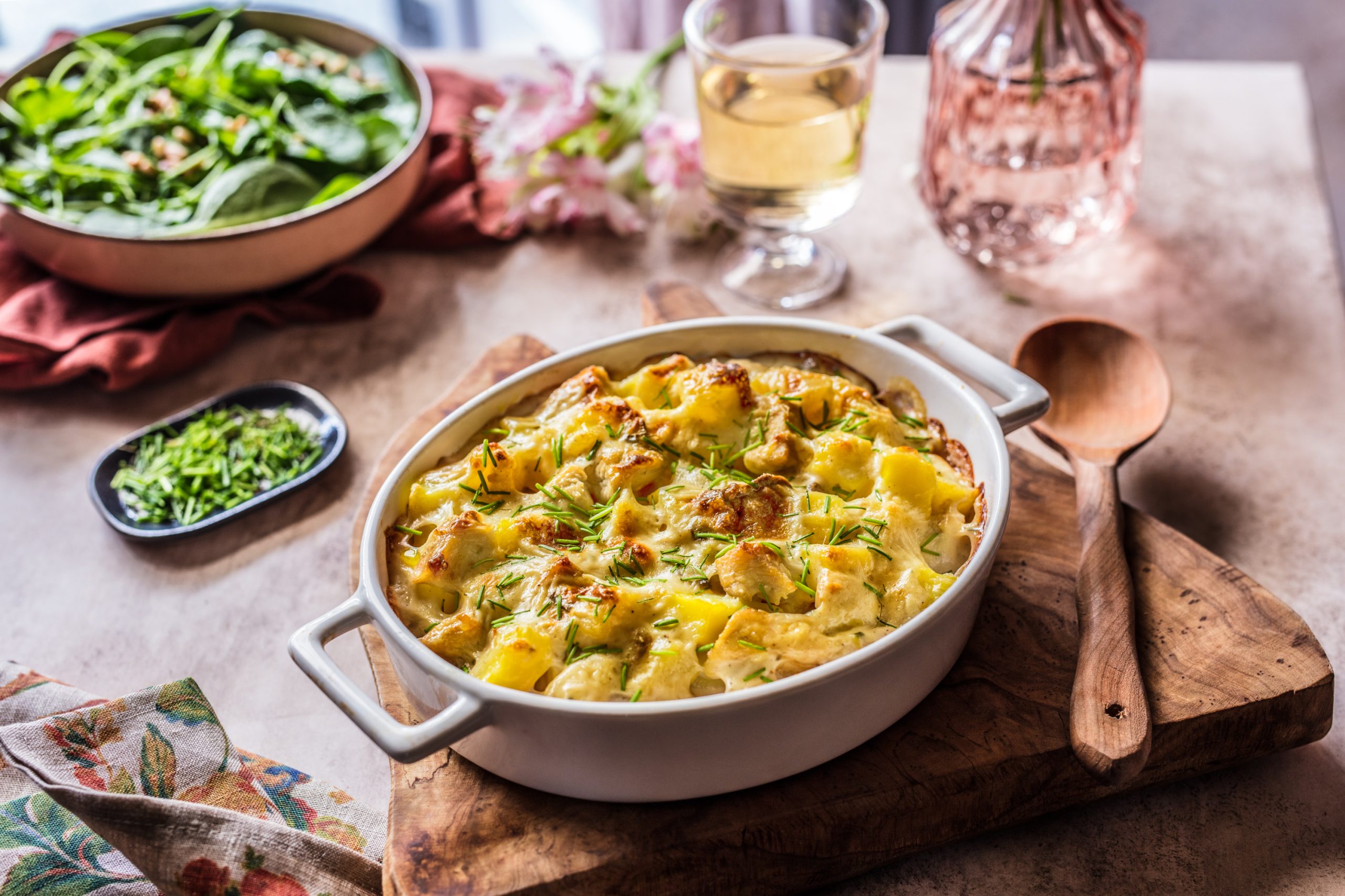 Zapečeni krumpiri s piletinom i umakom od gljiva