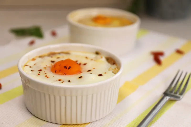 Zapečeni rezanci s umakom od gljiva