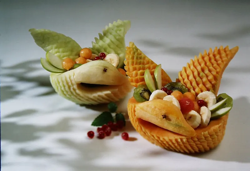 Voćna salata u dinji